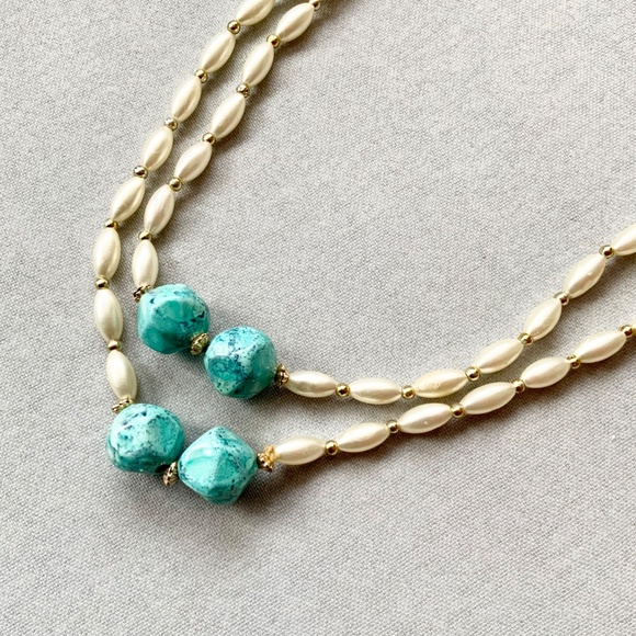 VINTAGE 44” LONG FAUX TURQUOISE & SEED PEARL BEAD NECKLACE GOLD TONE SPACERS - Picture 3 of 4